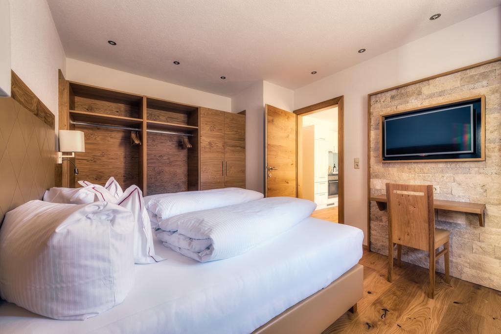 Bischoferhaus Apartman Serfaus Szoba fotó