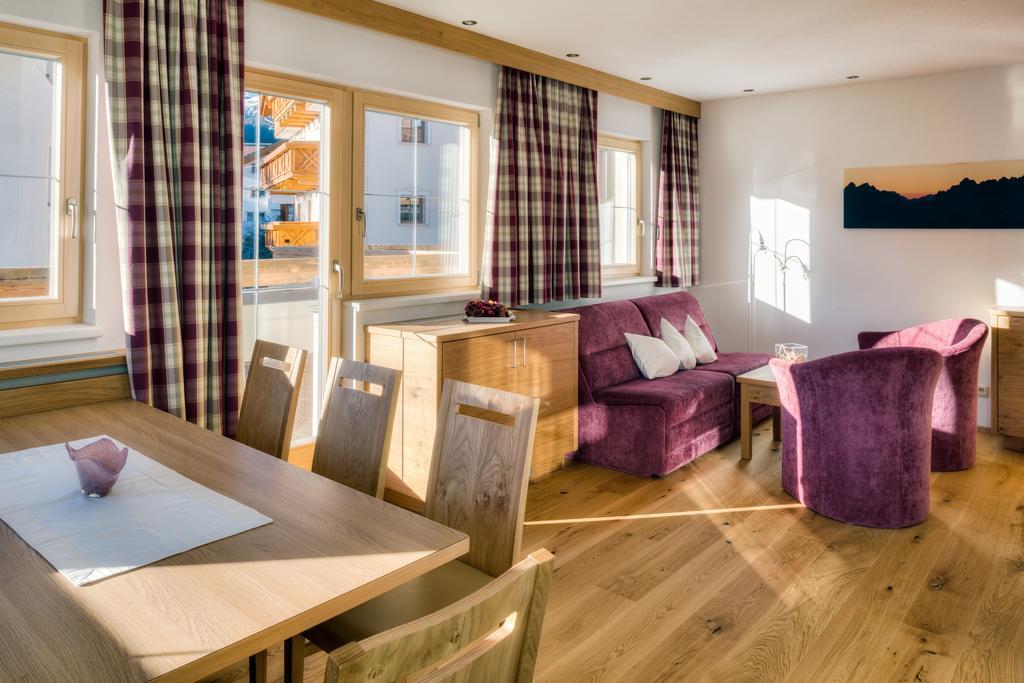 Bischoferhaus Apartman Serfaus Szoba fotó
