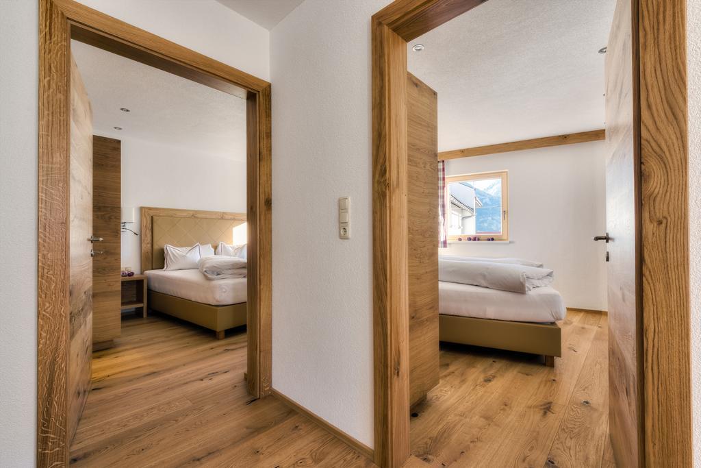 Bischoferhaus Apartman Serfaus Szoba fotó