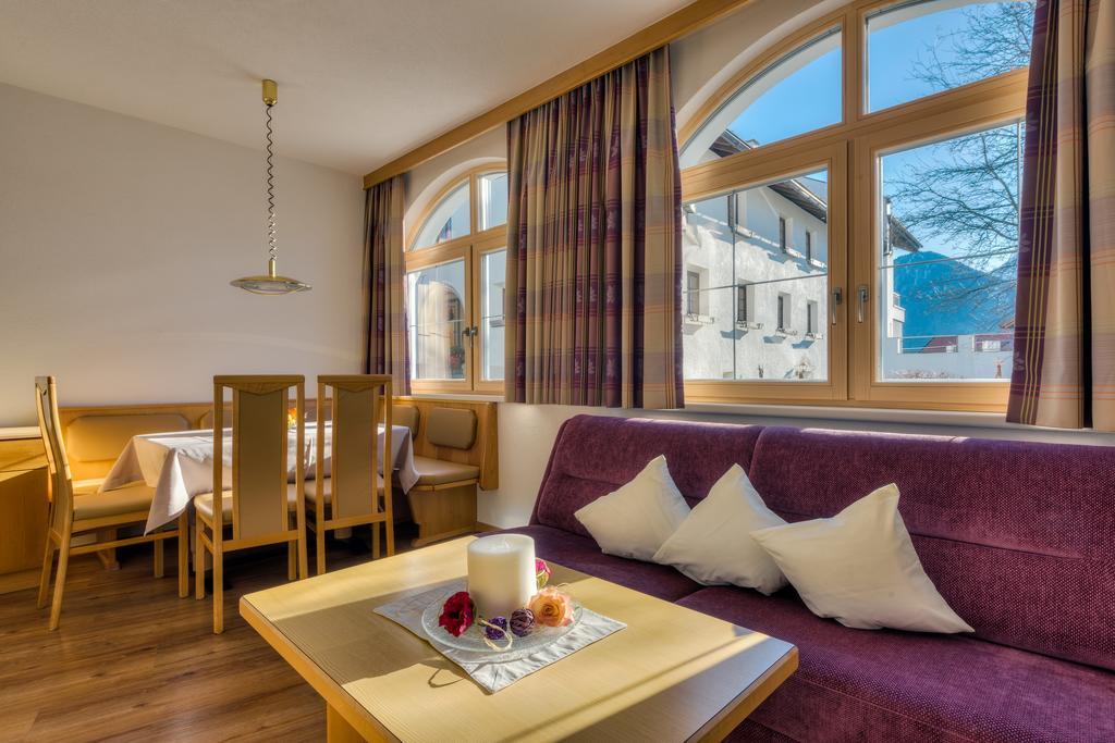Bischoferhaus Apartman Serfaus Szoba fotó