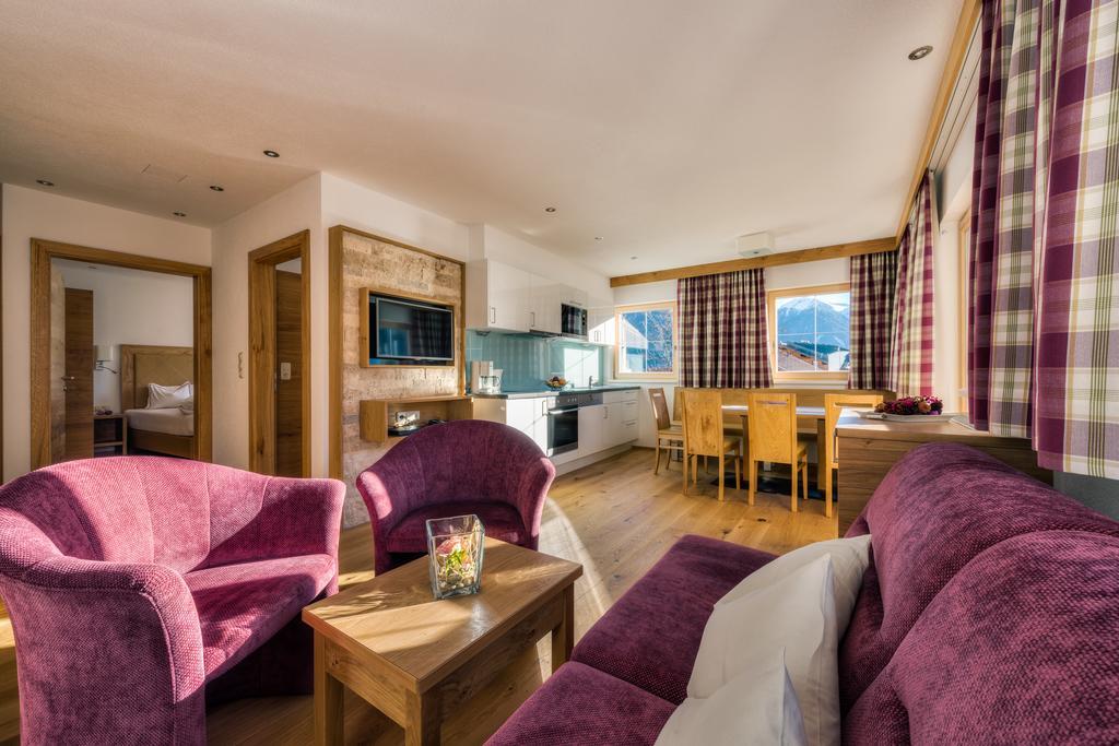 Bischoferhaus Apartman Serfaus Szoba fotó